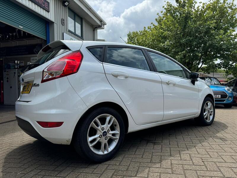 FORD FIESTA