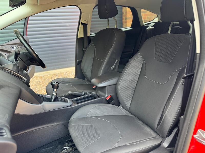 FORD FOCUS