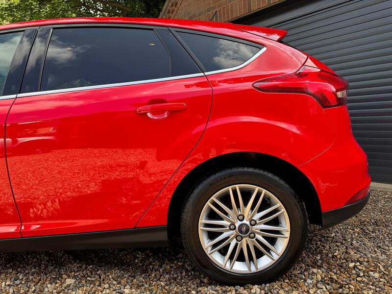 FORD FOCUS