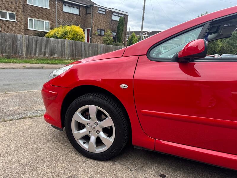 PEUGEOT 307
