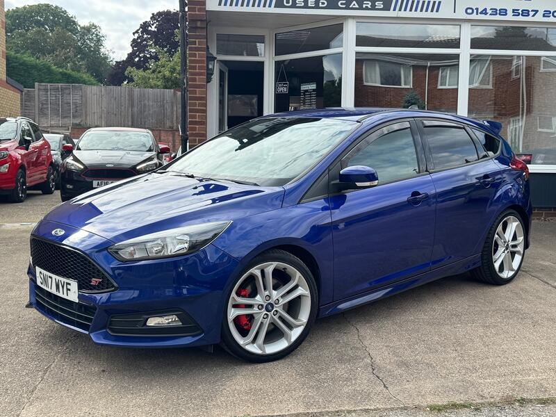 View FORD FOCUS 2.0 T EcoBoost ST-2