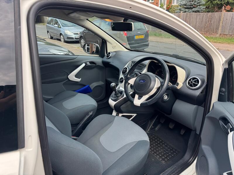 FORD KA