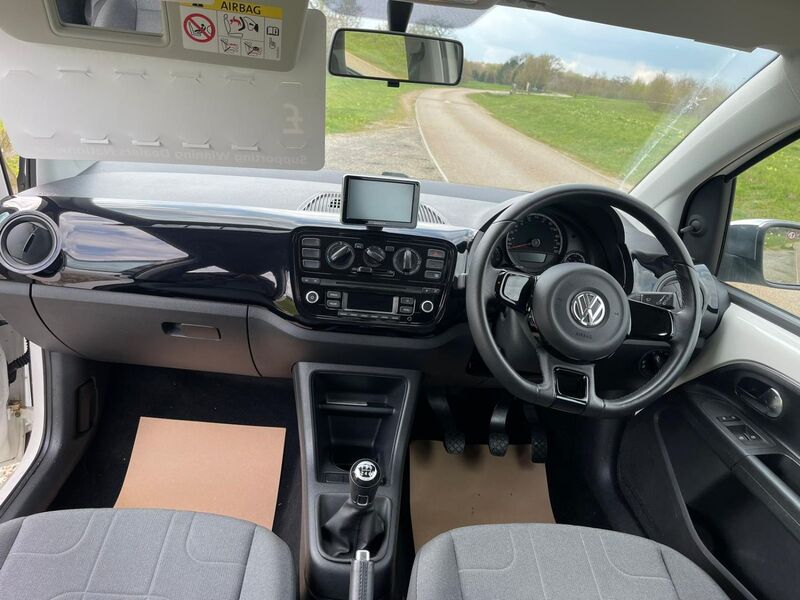 VOLKSWAGEN UP